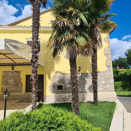 Ella- Traditionelles Mediterranes Steinhaus By Interhome