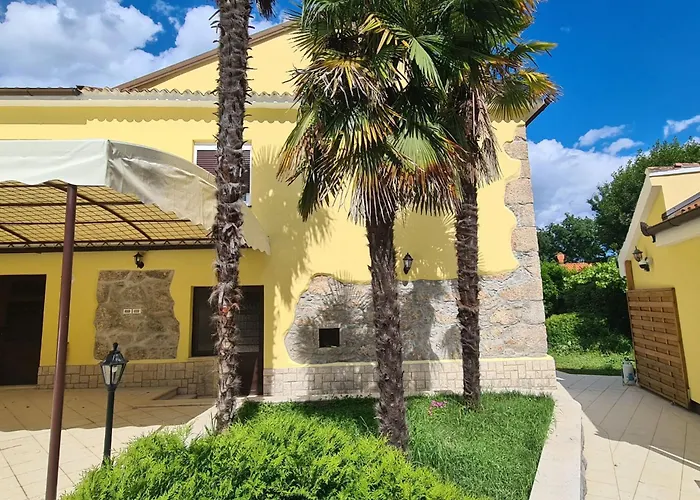 Ella- Traditionelles Mediterranes Steinhaus By Interhome