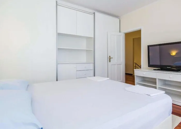 Nyaraló Ella- Traditionelles Mediterranes Steinhaus By Interhome *